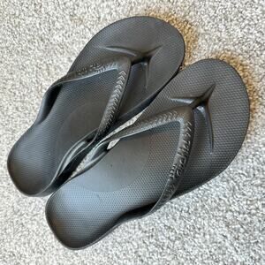 Archies- Women’s Black Flip Flop Sandals